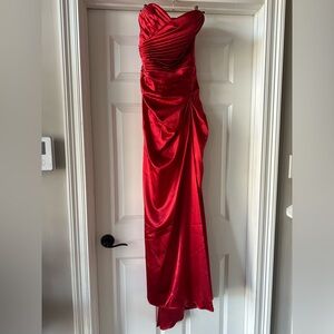 Stunning Women’s Full Length Gown Size Medium
